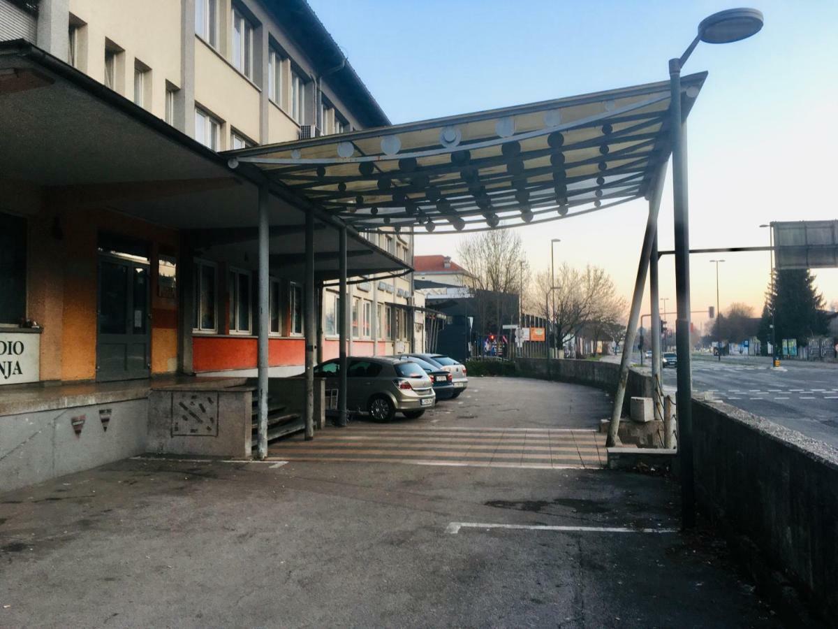 Cozy, Bright And Affordable Single Studio - Free Parking Ljubljana Dış mekan fotoğraf